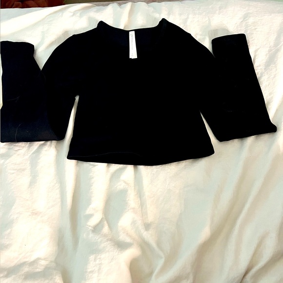 Aritzia black ribbed long sleeve - Picture 1 of 2